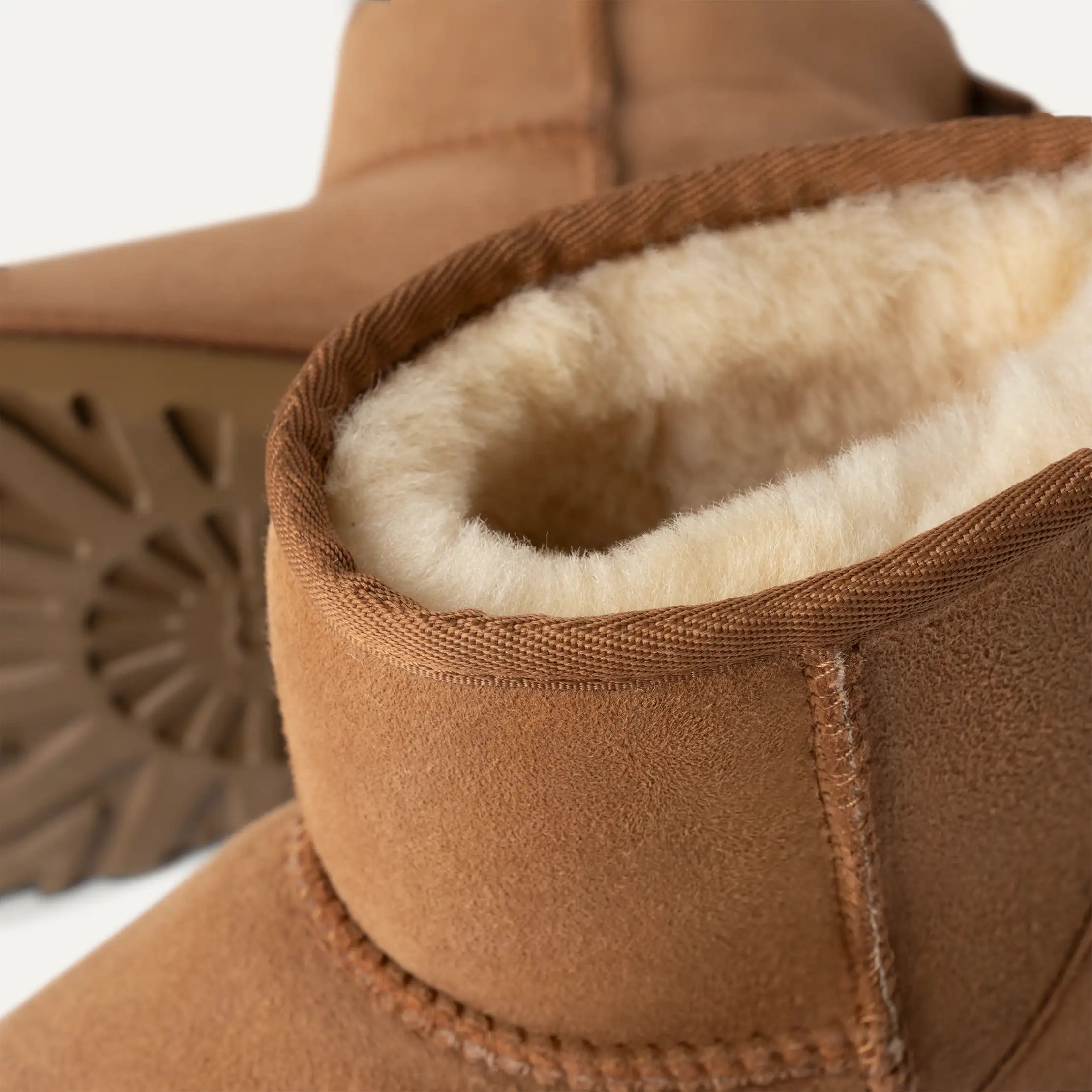 UGGS CLASSIC MINI II BOOT CHESTNUT